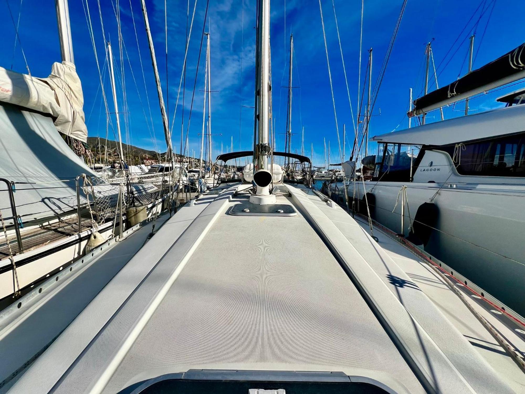 Magnific Sailboat Next To The Beach Bcn 바달로나 외부 사진